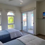 Casa Reyes Stunning Rooftop Oceanview