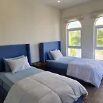 Casa Reyes Stunning Rooftop Oceanview