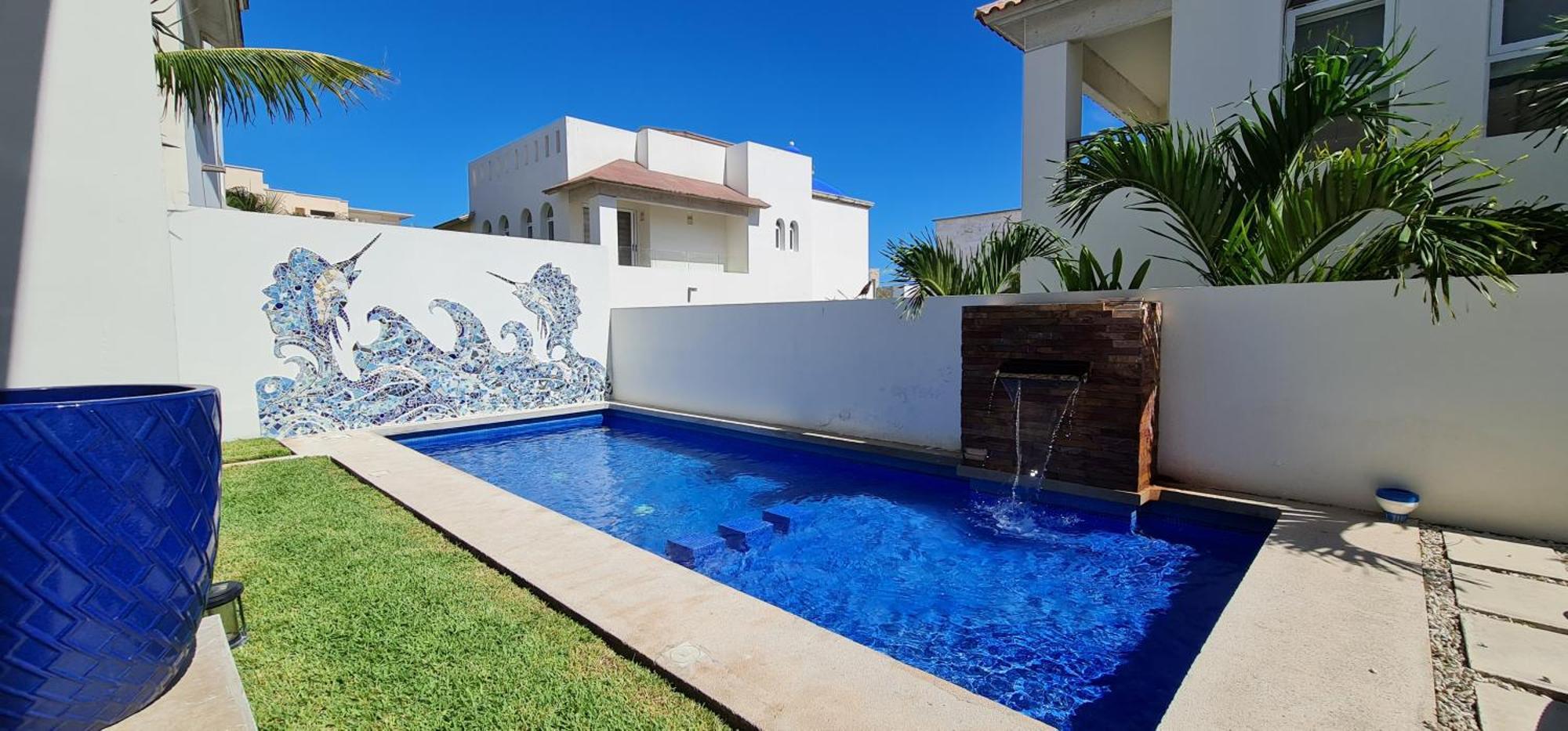 Casa Reyes Stunning Rooftop Oceanview